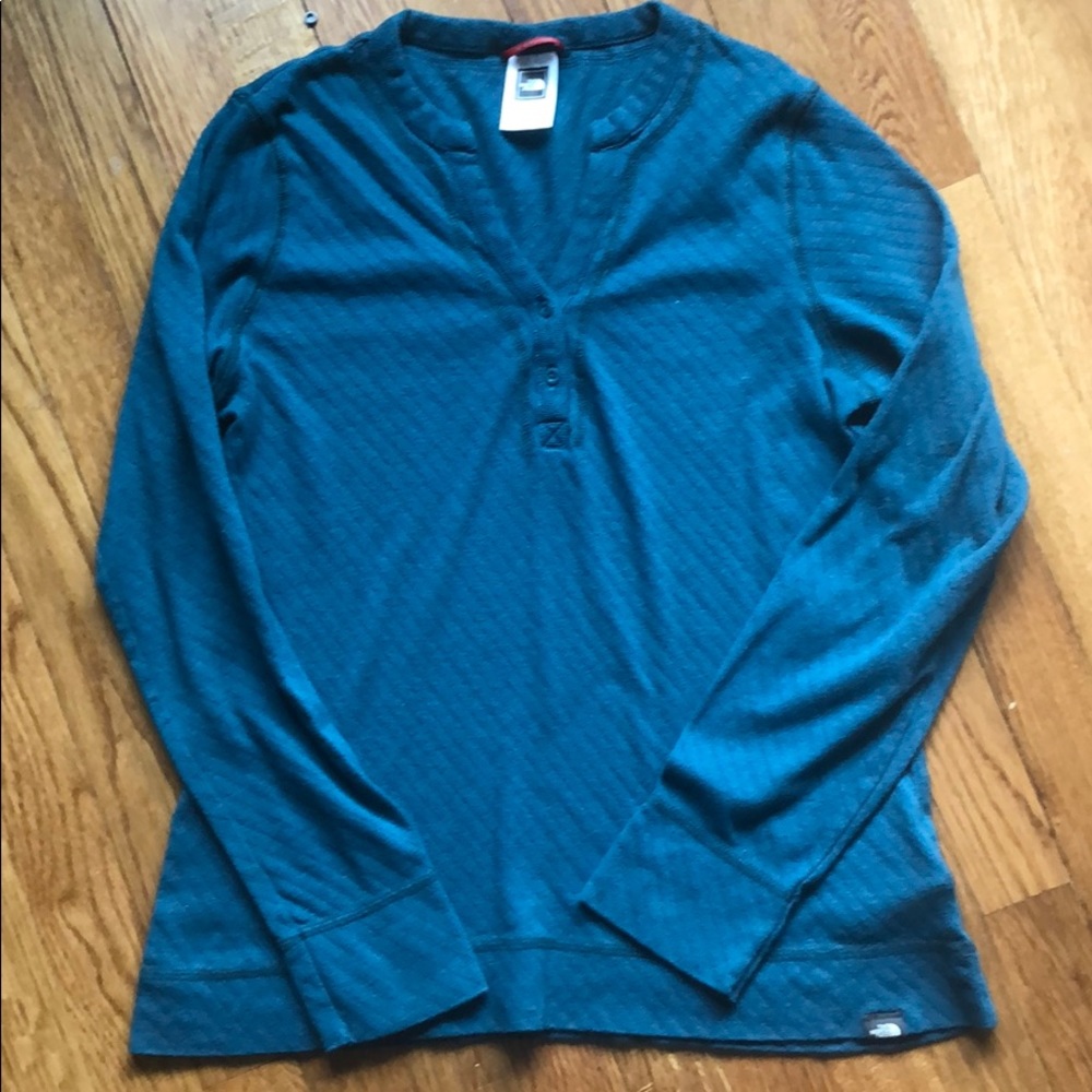 North Face women’s long sleeved shirt